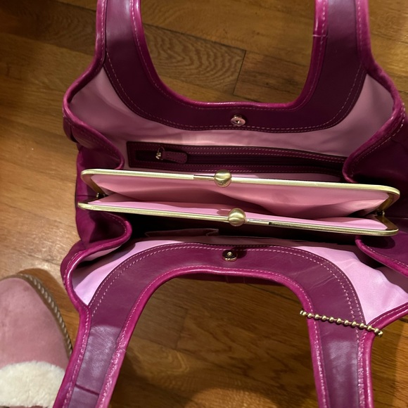 Coach purse berry - Picture 3 of 7